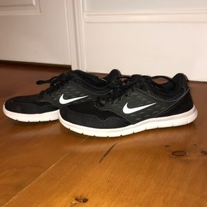 Black nike sneakers